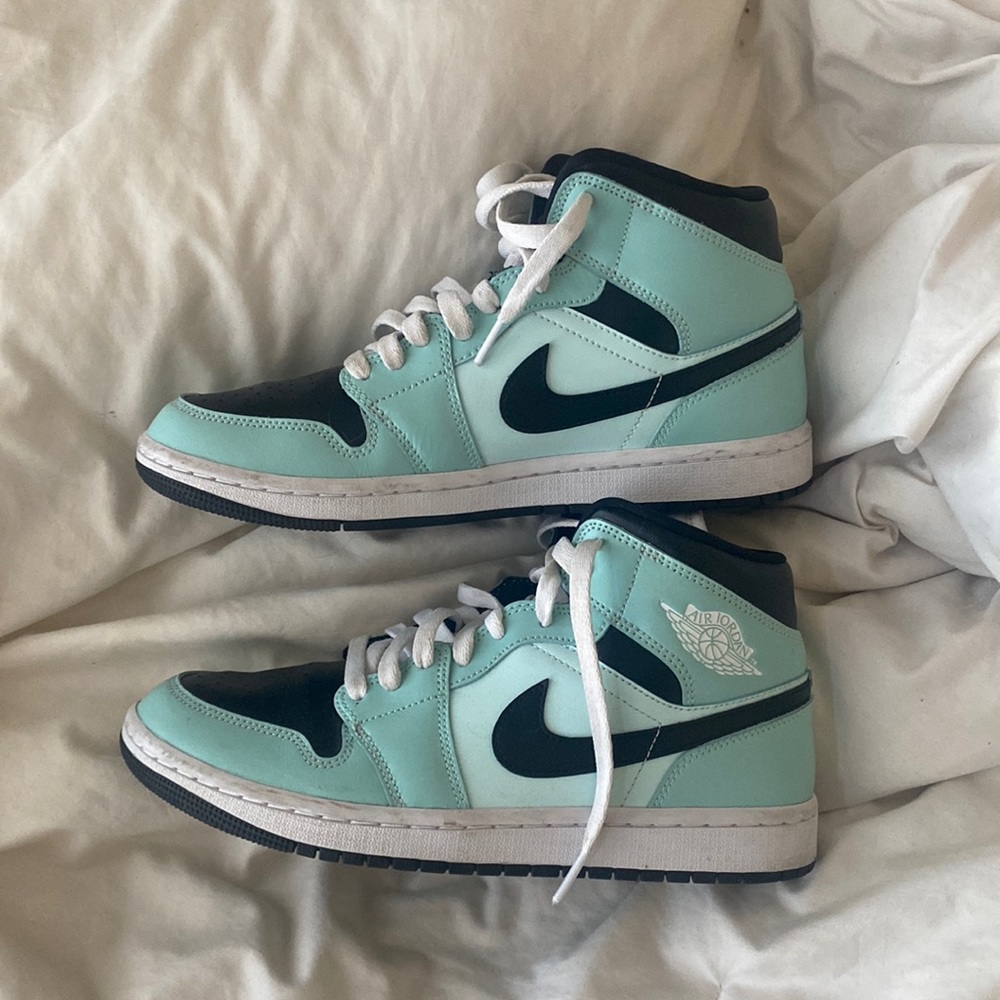 Women’s Size 9.5 Nike Air Jordan 1 Mid Shoe Aqua Blue Black Teal Tint